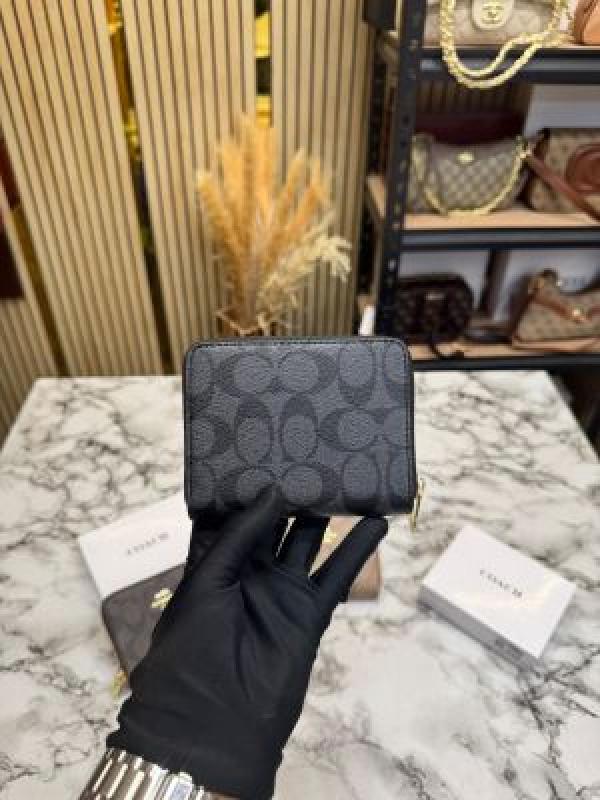 Coac_h Signature Monogram Zip-around Compact Wallet (Black) (60067)