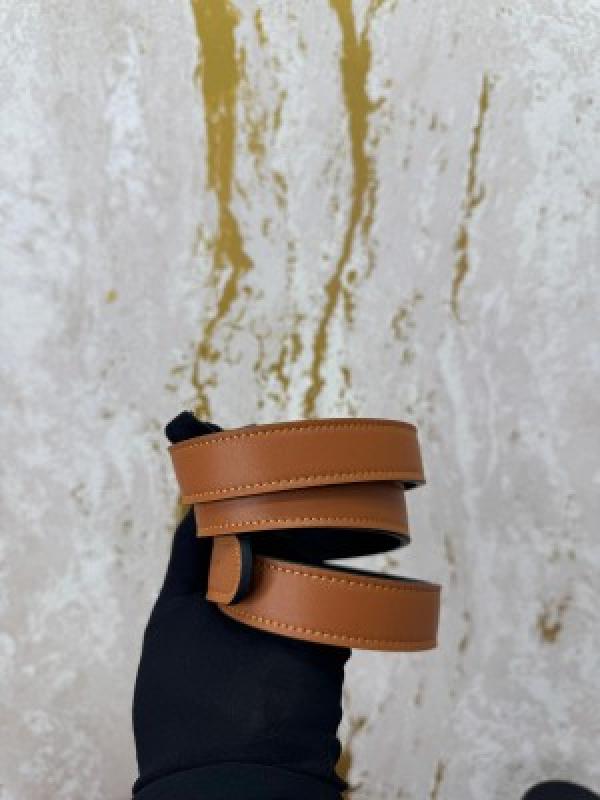 Salvator.e_ferragamo_premium_belt_with_box_and_dustybag_(f42-tan)