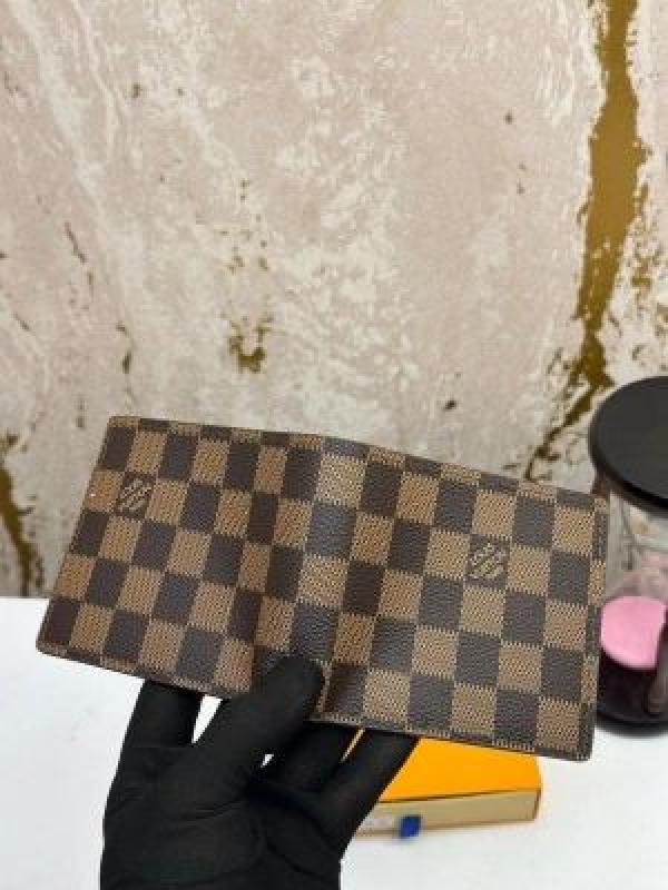 Loui_vuitton brown premium wallet with og box model no -28