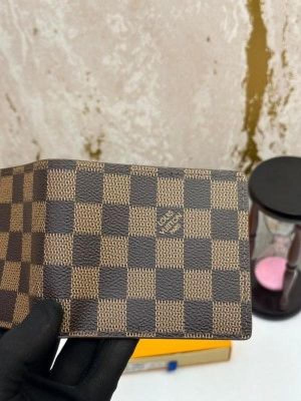 Loui_vuitton brown premium wallet with og box model no -28