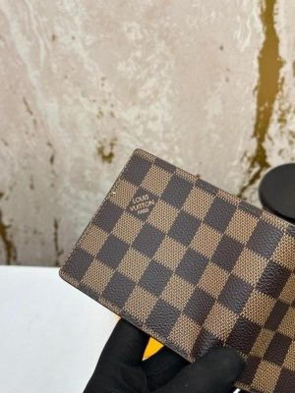 Loui_vuitton brown premium wallet with og box model no -28
