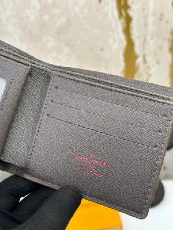 Loui_vuitton brown premium wallet with og box model no -28