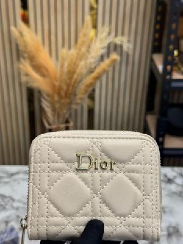 DIO_R CANNAGE QUILTED ZIPPER WALLET INCLUDES BOX AND DUST BAG (DXD001-BEIGE)
