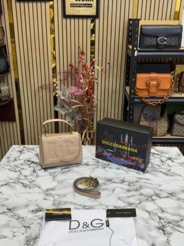 dolc_e gabban lacquered bag mini DG Logo (Cream)