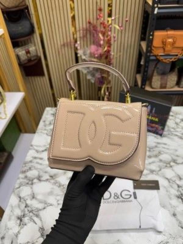dolc_e gabban lacquered bag mini DG Logo (Cream)
