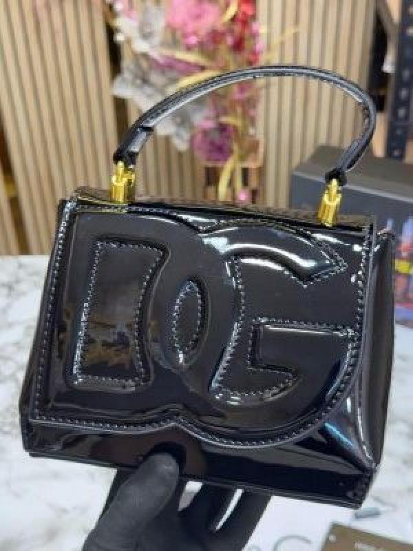 Dolc_e_&_gabbana_lacquered_bag_mini_dg logo_(black)