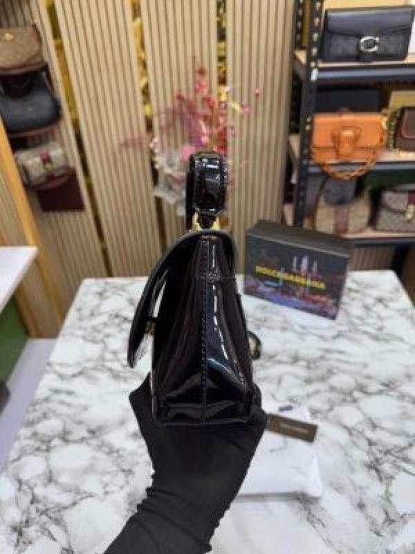 Dolc_e_&_gabbana_lacquered_bag_mini_dg logo_(black)