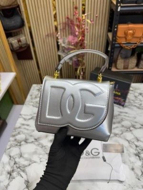 Dolc_e_&_Gabbana_lacquered_bag_mini_DG Logo_(Silver)