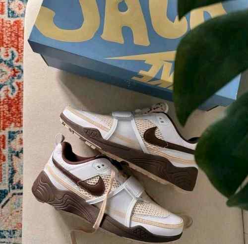 Nikee x Travis Scott Zoom Field Jaxx Light Chocolate