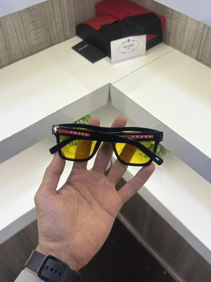 Prad a 3835 Glossy black Yellow lens