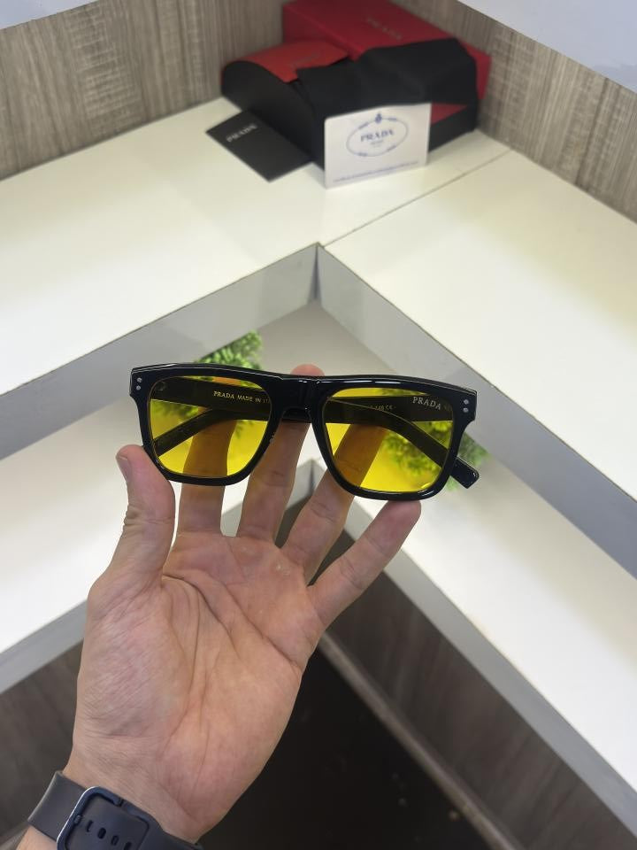 Prad a 3835 Glossy black Yellow lens