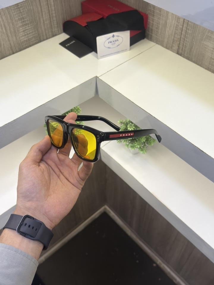 Prad a 3835 Glossy black Yellow lens
