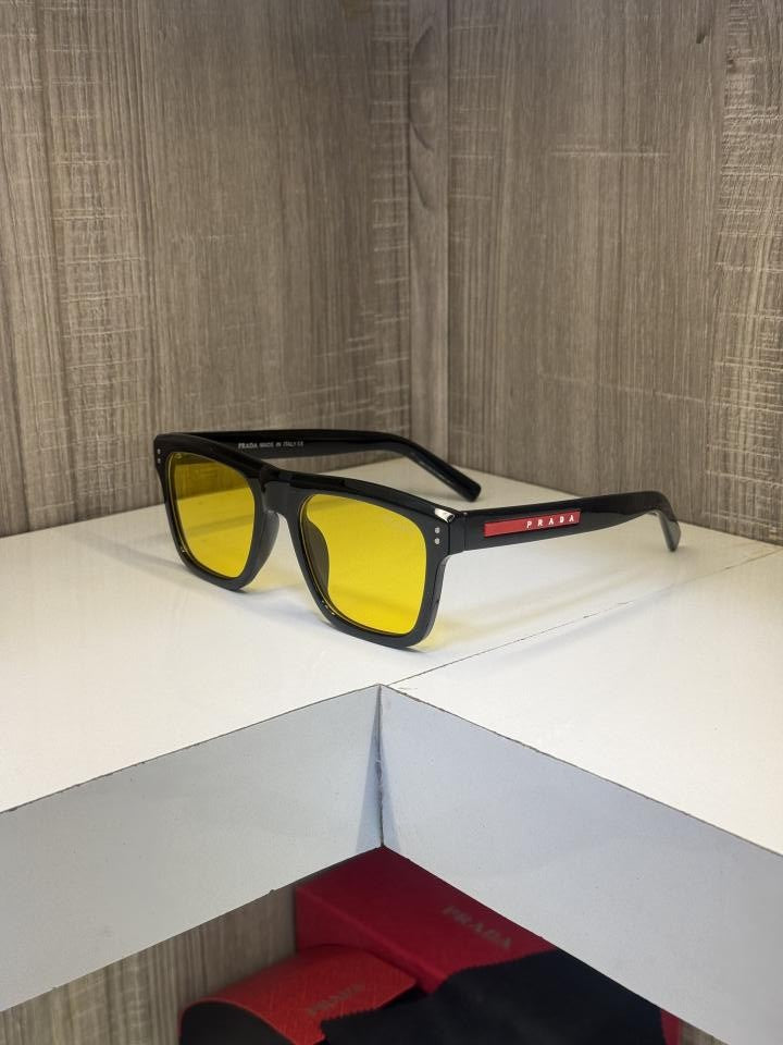 Prad a 3835 Glossy black Yellow lens