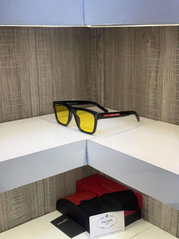 Prad a 3835 Glossy black Yellow lens