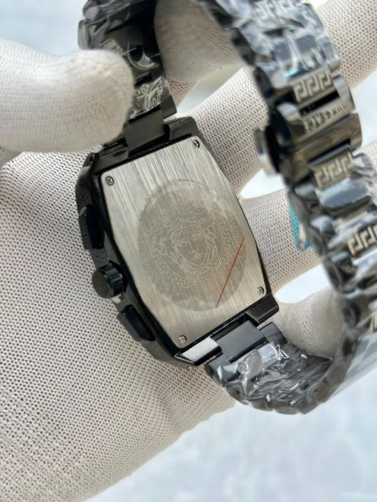 Versace Square Chain Reaction