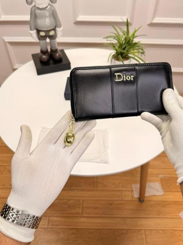 DIO_R PREMIUM WOMENS ZIPPER WALLET WID OG BOX ETC11