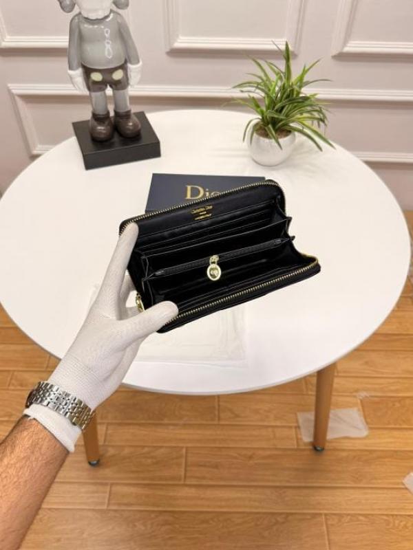 DIO_R PREMIUM WOMENS ZIPPER WALLET WID OG BOX ETC11