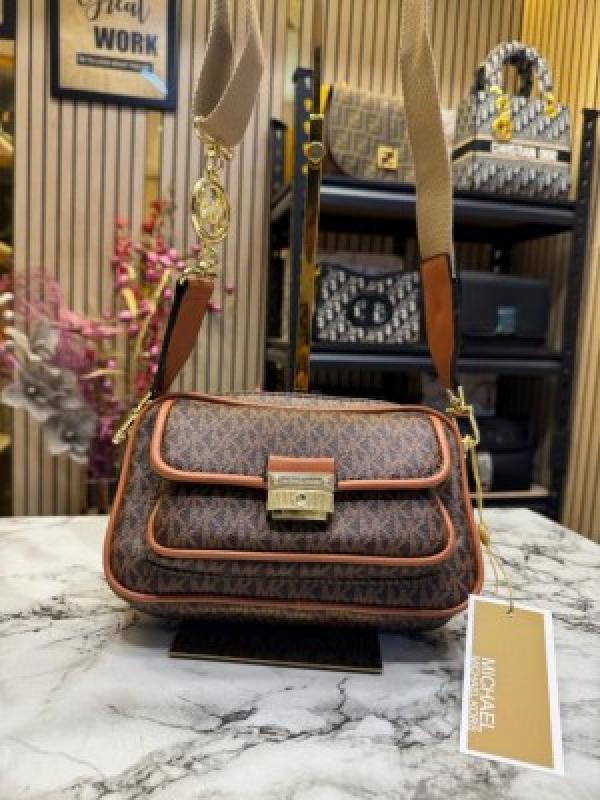 Michael Kor_s bradshaw brown monogram camera bag with og box and dust bag (V-60041)