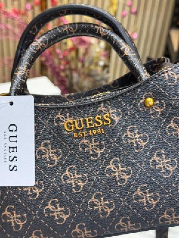 Guess Manhattan Shoulder Bag With Box And Dust Bag Including CarryBag (V2) (brown)