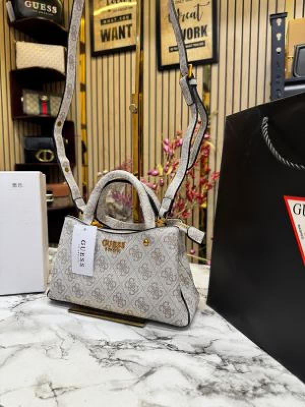 Guess Manhattan Shoulder Bag With Box And Dust Bag Including CarryBag (V2) (Beige white)