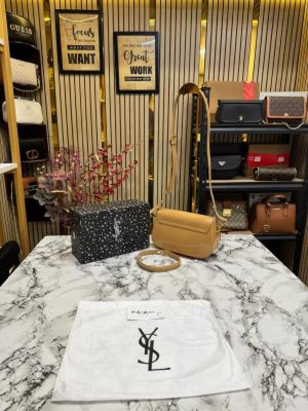 (Ysl) Yves Saint Laurent Le Hobo Shoulder Bag With Box And Dust Bag (2428-1 Apricot)