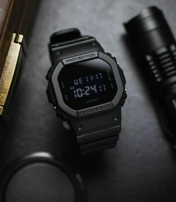 CASIO G SHOCK DW5600