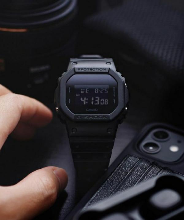 CASIO G SHOCK DW5600