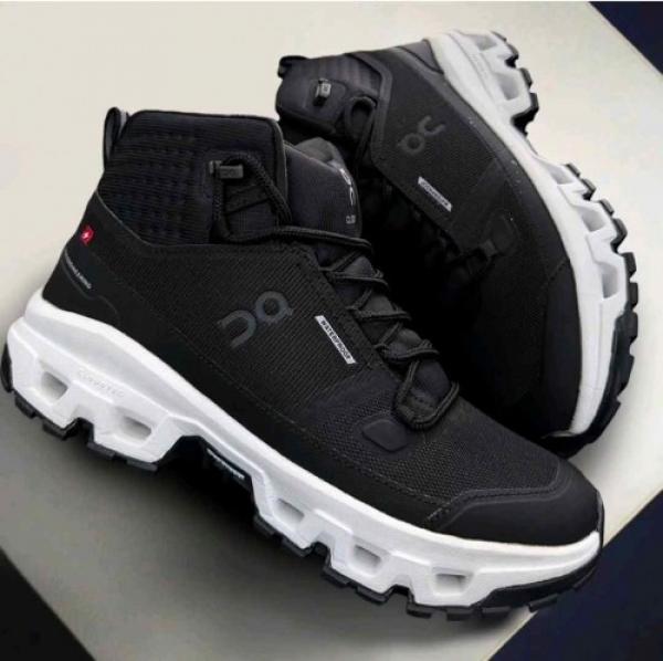 On Cloudrock 2 Mid Hiking Boot black white 656