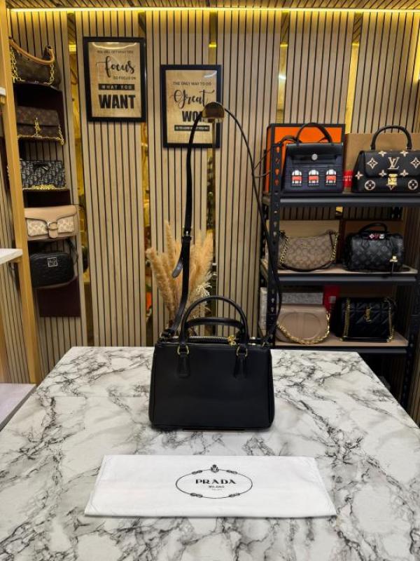 Prad Saffiano Galleria Handbag With Dust Bag (Black) (8822)
