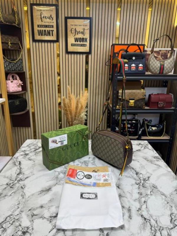 Gucc GG Supreme Neo Tiger Sling Bag With Box And Dust Bag