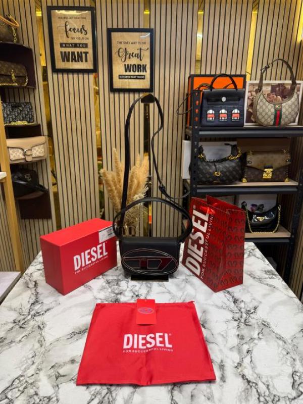 Diese 1dr shoulder bag premium quality with box and dust bag including carry bag (black)