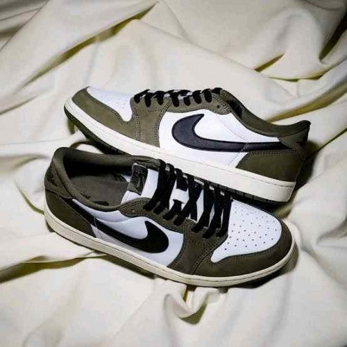 AIR JORDAN 1 RETRO LOW OG MEDIUM OLIVEBLACK-SUMMIT WHITE-SAIL