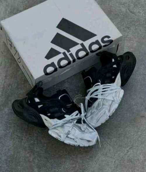 adidaass XLG Runner Deluxe White Blacks