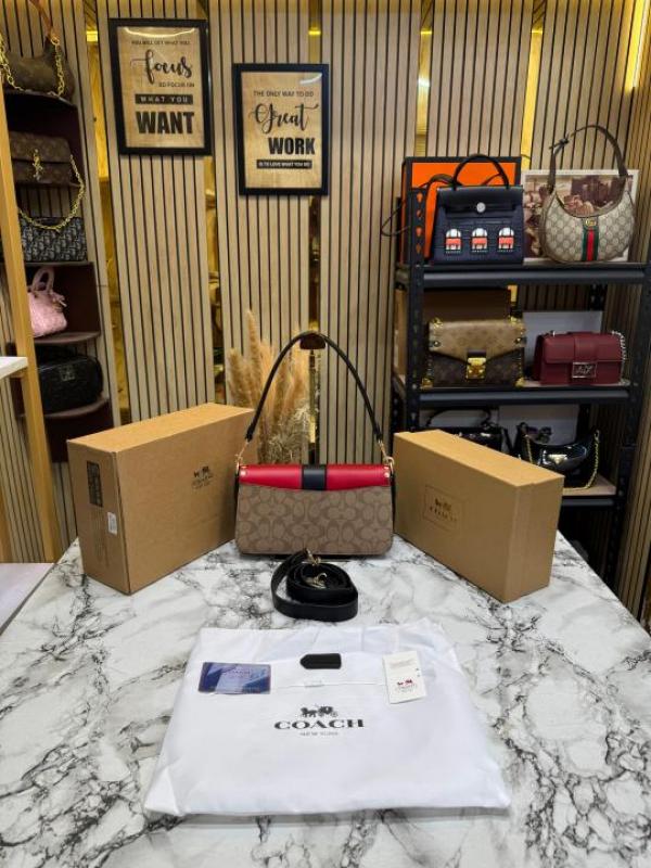 Coac Giorgie Shoulder Bag With Double Box And Dust Bag (Red Apricot)