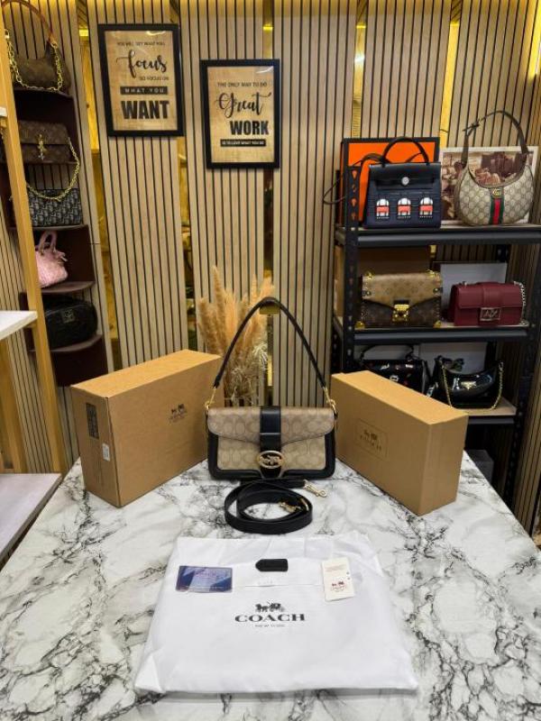 Coac Giorgie Shoulder Bag With Double Box And Dust Ba ricot Black
