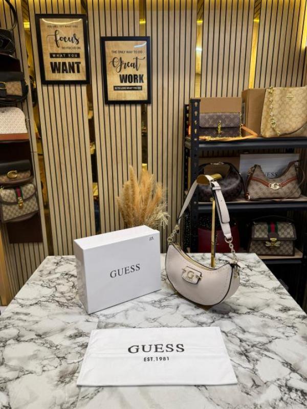 Guess Nastra Top Zip Shoulder Bag With Box And Dust Bag (White)
