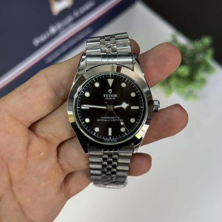 Tudor Black bay Mens Quartz Analog watch