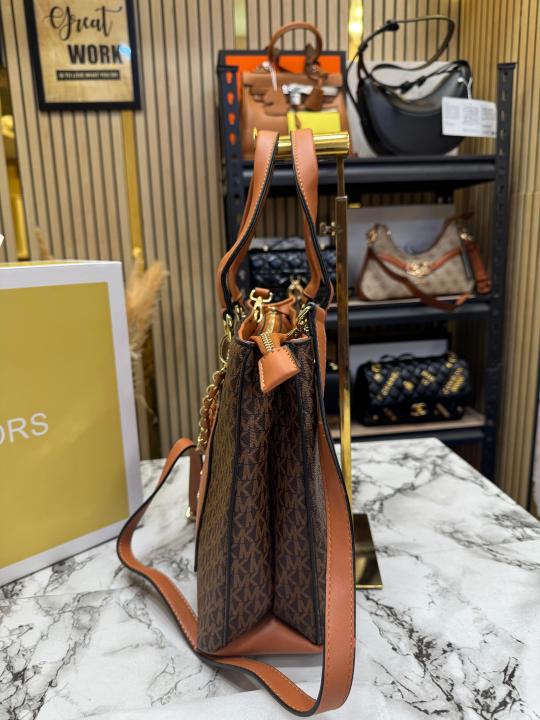 MICHAEL KOR PRORSUM HANDBAG WIT DUST BAG AND MAGNETIC BOX PREMIUM QUALITY (COFFEE BROWN)
