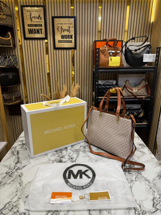 MICHAEL KOR PRORSUM HANDBAG WITH DUST BAG AND MAGNETIC BOX PREMIUM QUALITY (BIEGE BROWN)