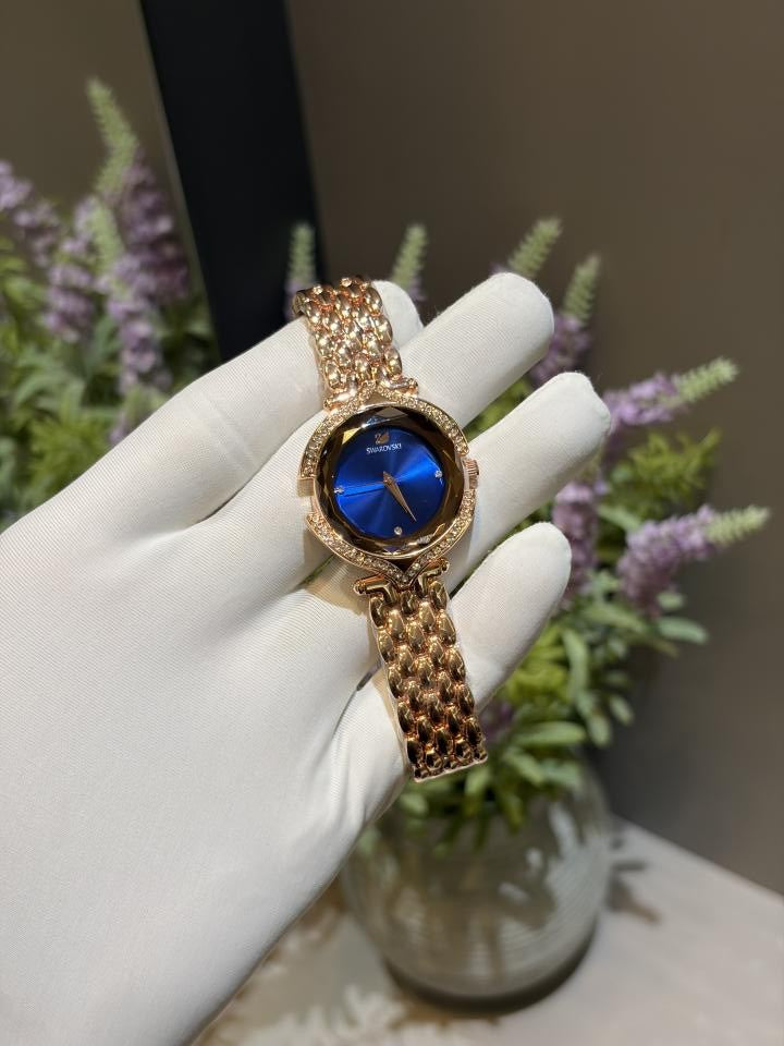 SWAROVSKKI CRYSTAL DIAMOND LADY 771