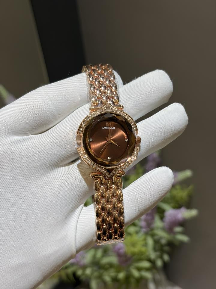 SWAROVSKKI CRYSTAL DIAMOND LADY 772