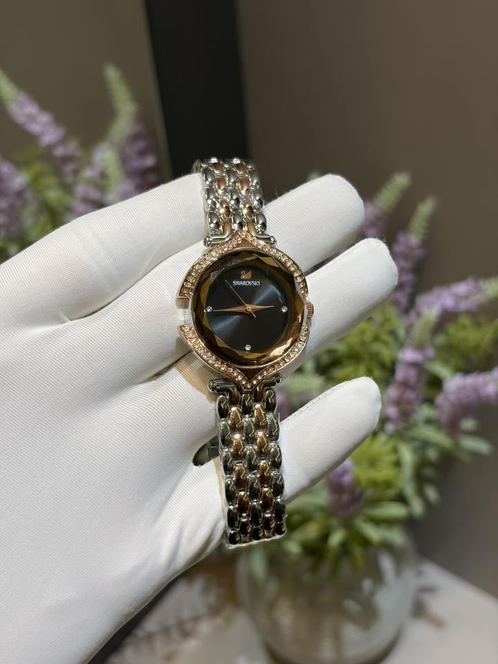SWAROVSKKI CRYSTAL DIAMOND LADY 773
