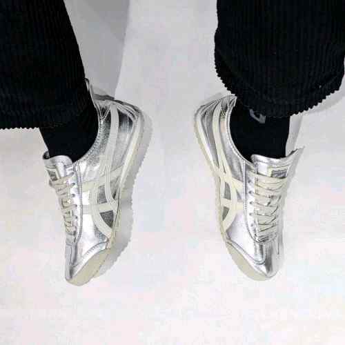 Onitsukkaa Tiger MEXICO 66 SILVER OFFf WHITE  for her fix