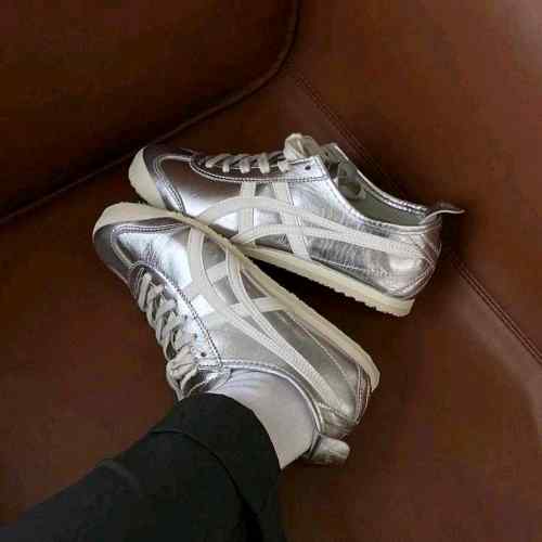 Onitsukkaa Tiger MEXICO 66 SILVER OFFf WHITE  for her fix