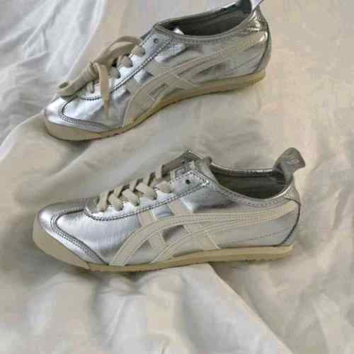 Onitsukkaa Tiger MEXICO 66 SILVER OFFf WHITE  for her fix