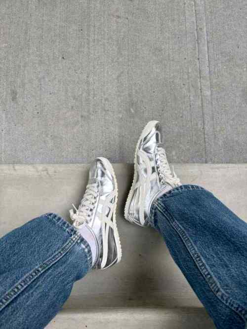 Onitsukkaa Tiger MEXICO 66 SILVER OFFf WHITE  for her fix