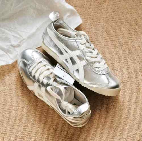 Onitsukkaa Tiger MEXICO 66 SILVER OFFf WHITE  for her fix