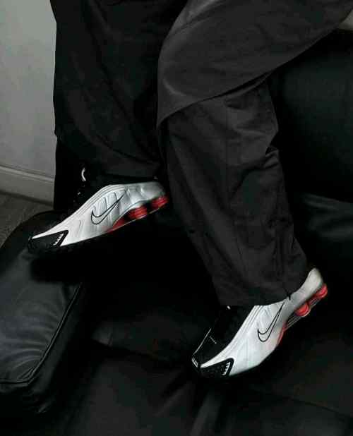 Nikkee Shox R4 Black Metallic Silver
