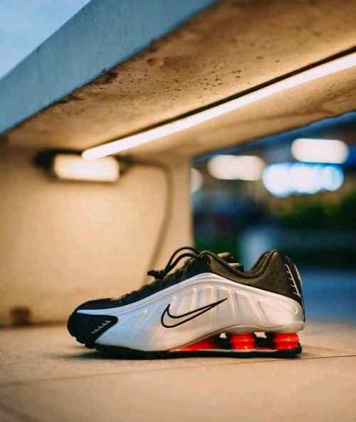 Nikkee Shox R4 Black Metallic Silver