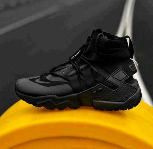 Nikke Huarache Gripp Gs Triple Black